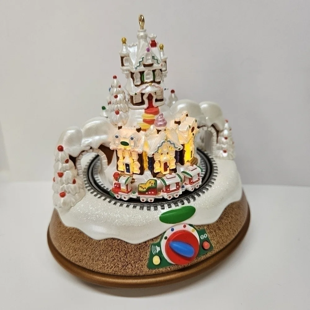 Hallmark Keepsake Magic Motion Rock Candy Railroad Ornament Lights Sound 2006